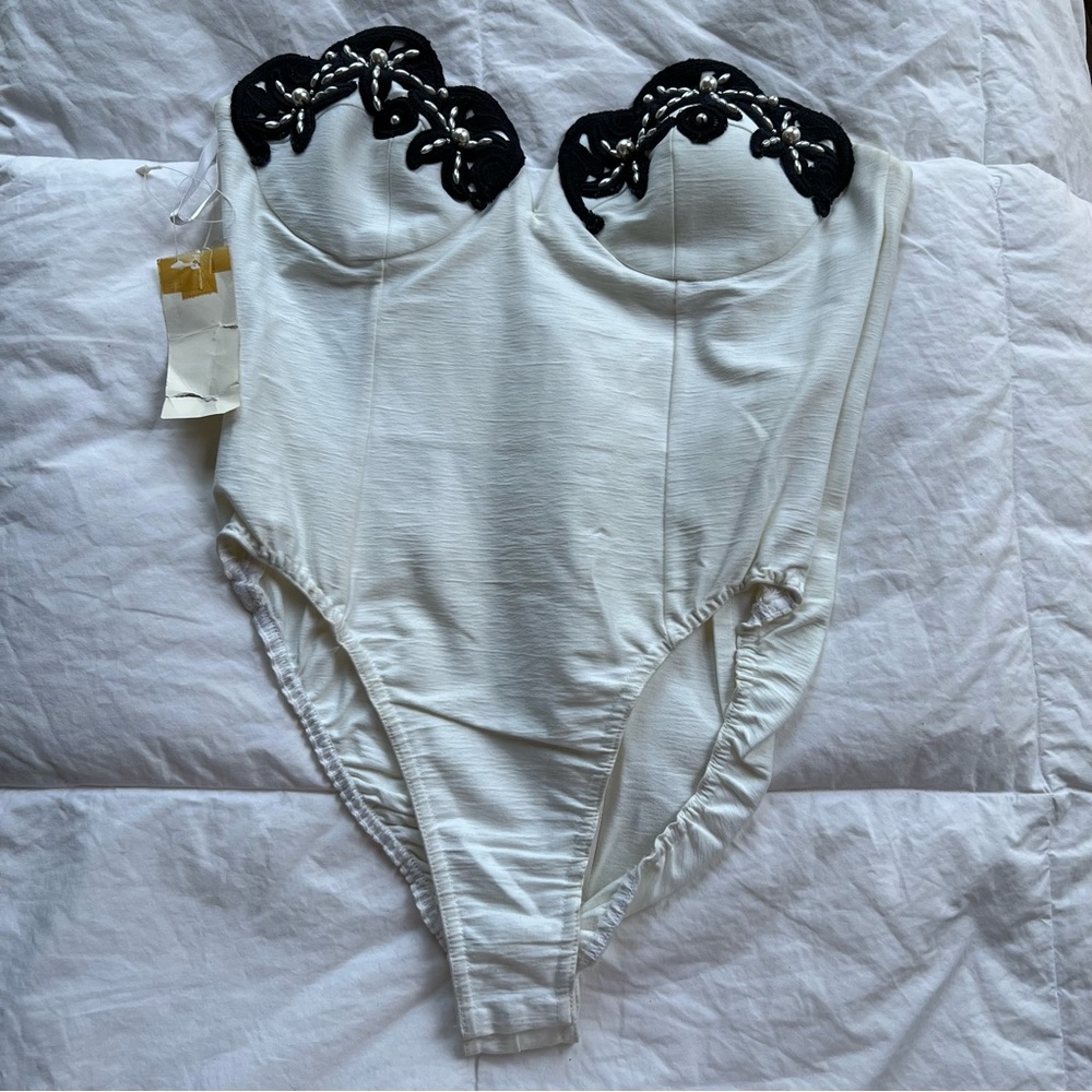 Strapless bodysuit